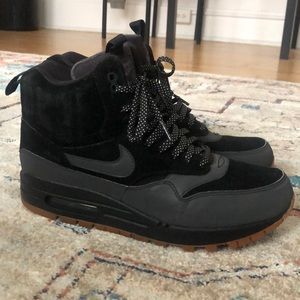 Nike air max boots